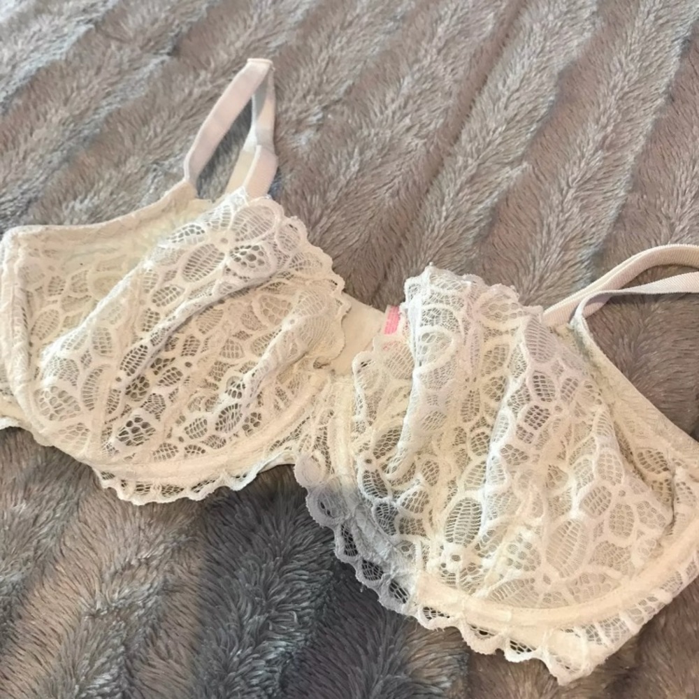 Vs Bra